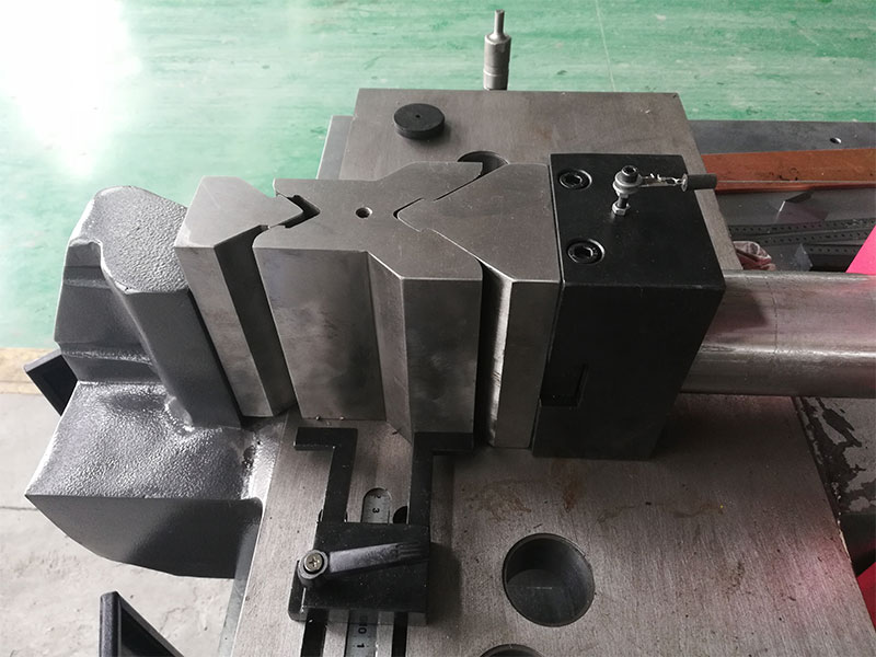 多功能母线加工机BM303-S-3-8PII